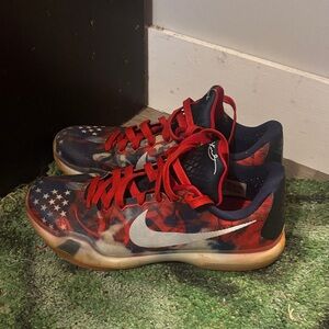 Nike Athletic Shoes Red Blue White